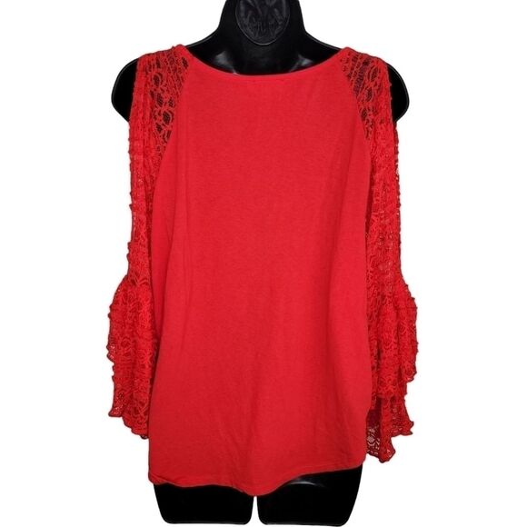 Umgee Red cold shoulder lace sleeve knot front top medium - Picture 2 of 7
